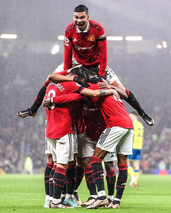 魔术的四连 魔术的四连